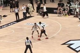 成都8000球迷远征上海，刷新上体客队球迷纪录