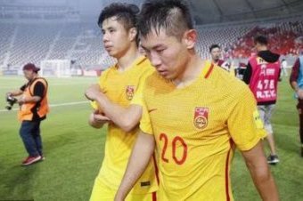 杨帅谈踢前锋：和于汉超练过包抄，人员不整让我踢哪就踢哪