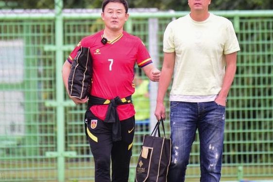 篮球迷很想问问为什么足球迷普遍相信非专业董路不相信专业的孙继海