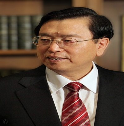 德转：北京国安球员冯博轩自由转会至大连英博