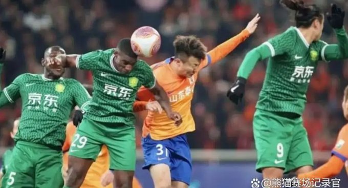 京鲁大战争议红牌郑铮被判罚正确