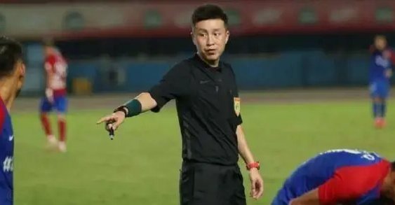 足协认定京鲁大战郑铮红牌判罚正确 破坏明显得分机会