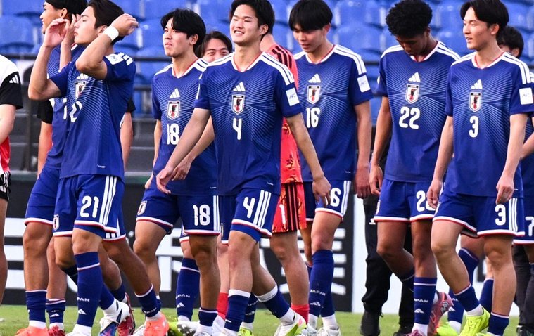 最后决赛大概率上海队打男足u17，上海队有超龄的，最后上海队碰杯