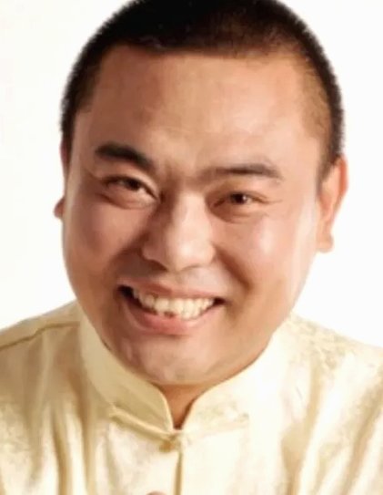 前申花投资人朱骏加盟港甲深水埗 59岁再续球员身份